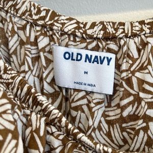 Cute Off The Shoulders Brown and white blouse Old Navy SZ M